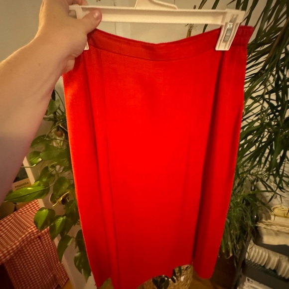 CLASSIC VINTAGE Skirt Suit in Impeccable Condition!!! - Picture 5 of 6